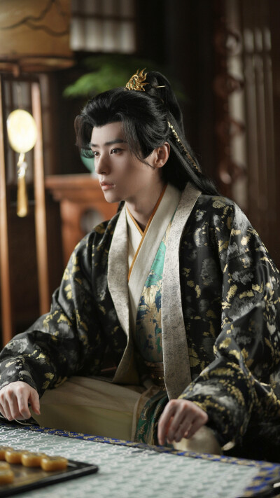 沈玉衡 在你眉梢种红豆 邓孝慈