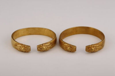 明代  龙头金镯一对
观复博物馆藏
