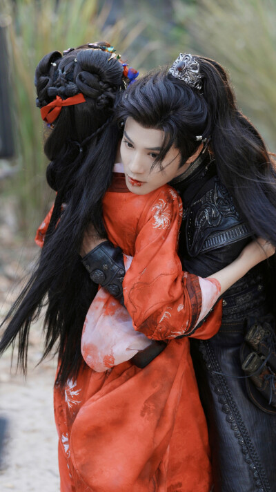 沈谬 在你眉梢种红豆 郑业成