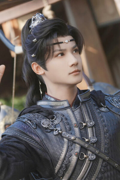 沈谬 在你眉梢种红豆 郑业成