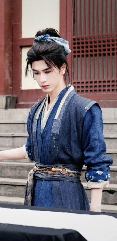 张凌赫《逐玉》谢征