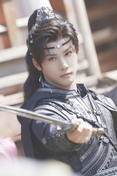 沈谬 在你眉梢种红豆 郑业成