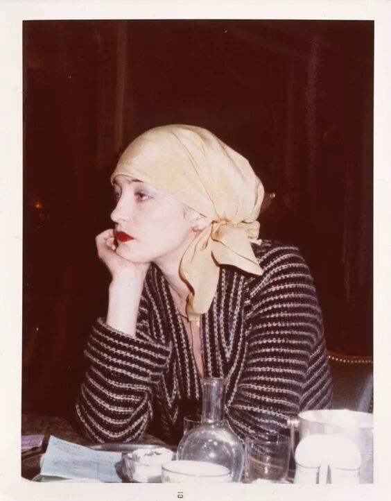 露露·德拉法蕾斯Loulou de la Falaise。