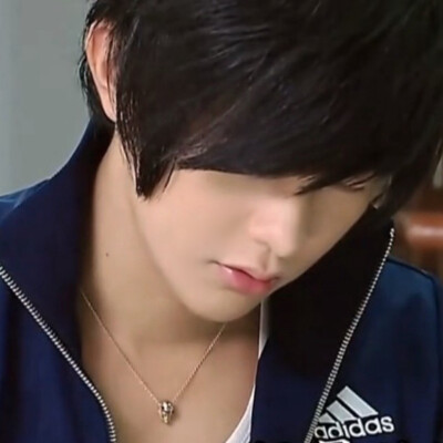 唉都一年了依然很想辱