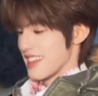 我就是这种人，表面上看起来城府极深，缄默不语，实际上老年痴呆已经发作了。