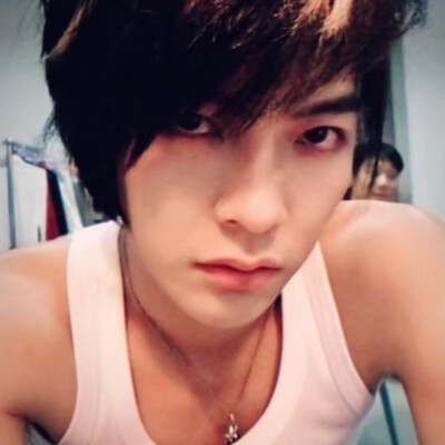 唉都一年了依然很想辱