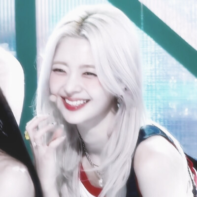 lia
原截耀喝牛奶