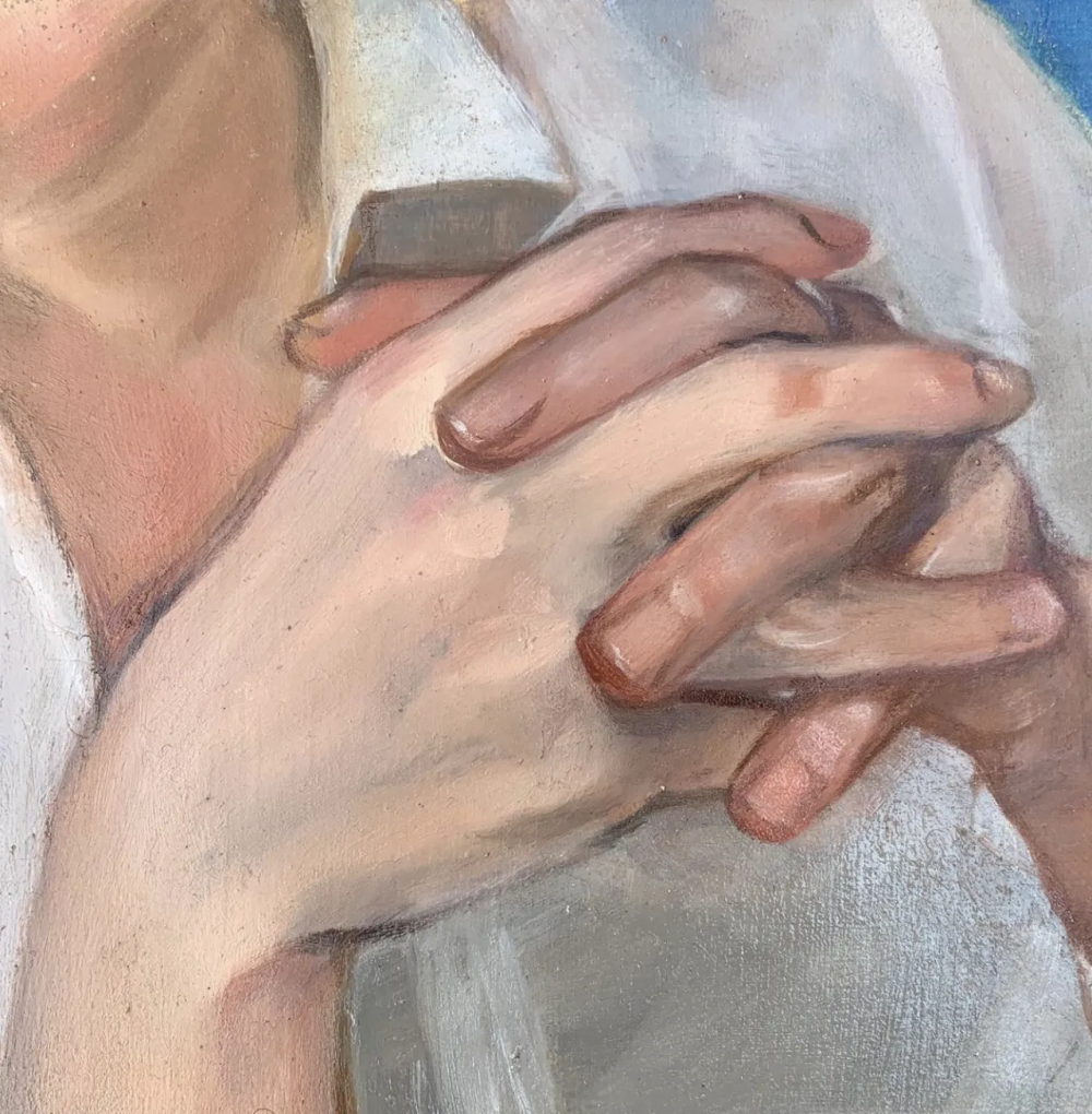 萨曼莎·费洛斯是一位英国当代具象画家，以充满叙事感与心理张力的人物绘画而受到关注。她出生并成长于英国，接受系统的艺术训练，在传统写实绘画的基础上发展出兼具古典结构与当代表达的个人风格。费洛斯的创作多围绕人物肖像与生活化场景展开，尤其关注人物之间的关系以及个体的情绪状态。她常将人物置于简洁或略带象征意味的空间中，通过姿态、目光和身体语言构建隐含的叙事，使画面仿佛停留在某个故事的关键瞬间。人物通常呈现沉思或略显疏离的神情，从而增强作品的心理深度。
在绘画语言上，她善于运用柔和而层次丰富的光影塑造体积，并通过低饱和度的综合色调营造安静、内省的氛围。技法上结合传统油画的层层罩染与较为直接的笔触表达，使画面既具有古典油画的深度与透明感，又保留自然生动的绘画痕迹。
