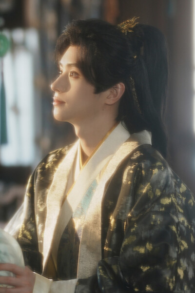 沈玉衡 在你眉梢种红豆 邓孝慈