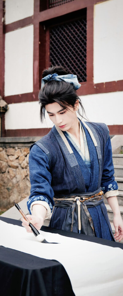 张凌赫《逐玉》谢征