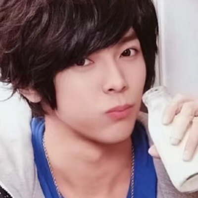 唉都一年了依然很想辱