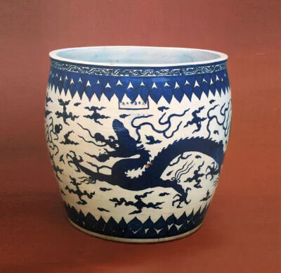 明嘉靖  青花大龙缸
北京市定陵博物馆藏
