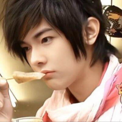 唉都一年了依然很想辱