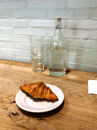 日常
被阳光烤焦的泥土