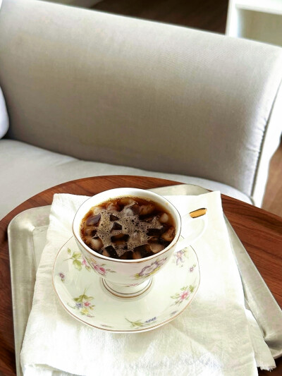 日常
被阳光烤焦的泥土