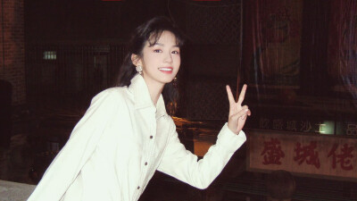 - 周也 / 夏晓兰