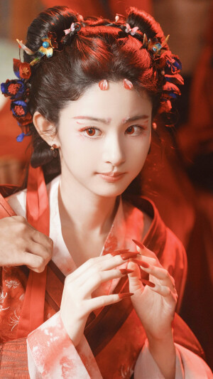 梁绛朱  在你眉梢种红豆  赵晴