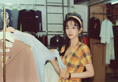 - 周也 / 夏晓兰