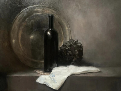 伊丽莎白·拉尔夫-史密斯是一位英国当代具象画家，以细腻而富有情绪深度的人物绘画而受到关注。她在传统写实绘画训练的基础上，发展出兼具古典结构与当代表达的个人风格，其作品在安静、克制的视觉语言中蕴含丰富的心…