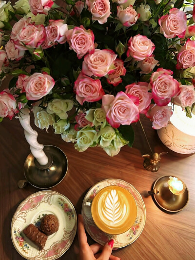 日常
被阳光烤焦的泥土