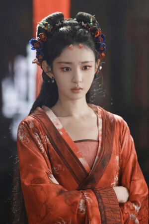 梁绛朱  在你眉梢种红豆  赵晴