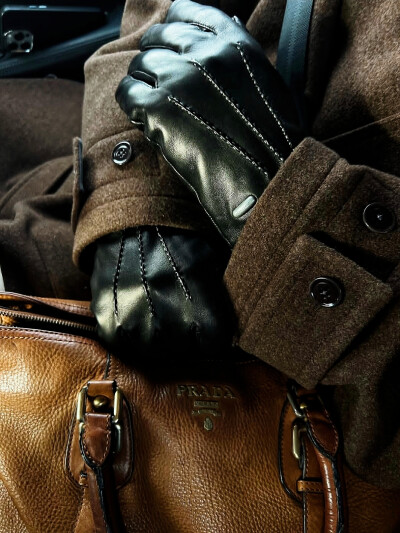 日常
被阳光烤焦的泥土