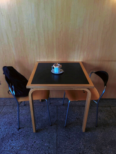 日常
蓝色的树干