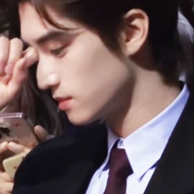 是阿sir 是CID 是CCB 是廉政公署 是冷都金融精英 是律政司检控官 是温州籍的香港人