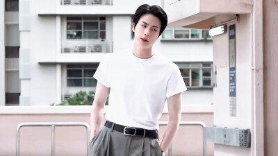 金硕珍
250521 Jin 'Don't Say You Love Me' MV Shoot Sketch
©HSY-V