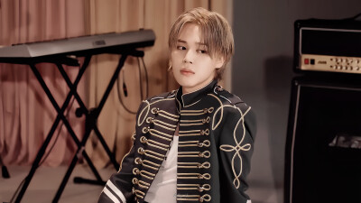 朴智旻
240722 Jimin 'MUSE' Jacket Shoot Sketch
©HSY-V