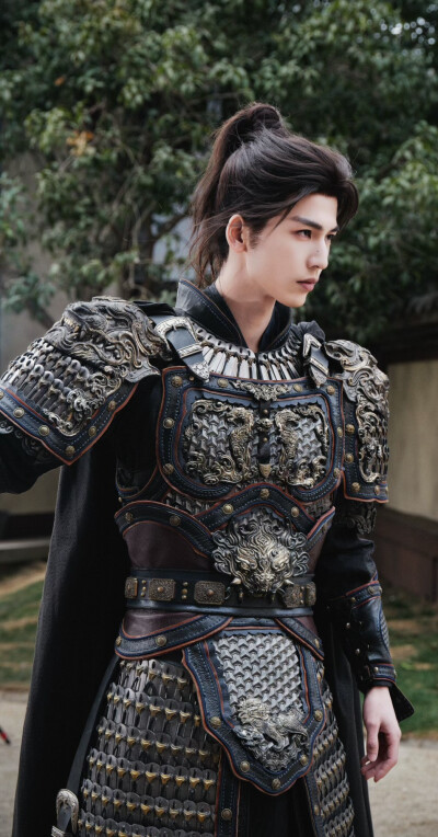 张凌赫《逐玉》谢征