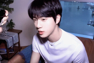 金硕珍
250521 Jin 'Don't Say You Love Me' MV Shoot Sketch
©HSY-V