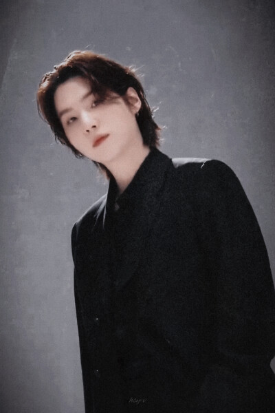 闵玧其
260318 Netflix Behind
©HSY-V