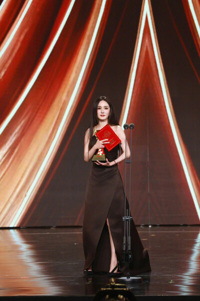 杨幂/CMG第四届年度女演员