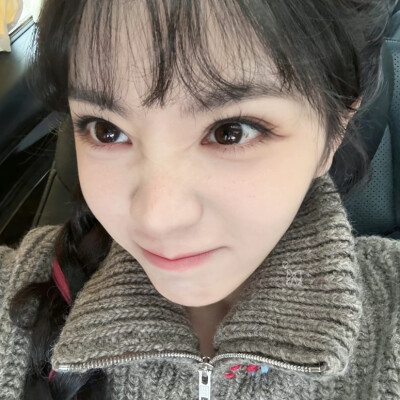 我闭上眼睛贴着你心跳呼吸