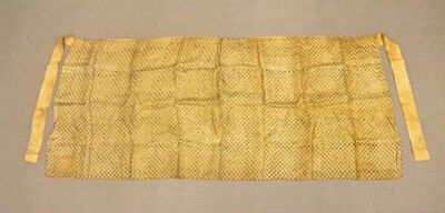 宋代  菱形朵花纹印花绢抹肚
南京市博物馆藏
