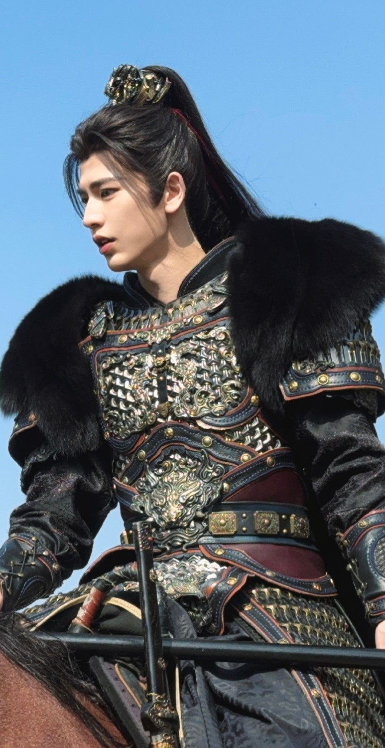 张凌赫《逐玉》谢征