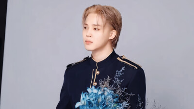 朴智旻
240722 Jimin 'MUSE' Jacket Shoot Sketch
©HSY-V