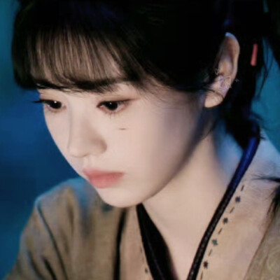 一滴泪的重量取决于落在谁身上