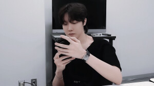 郑号锡
230426 EPISODE
J-hope's Year - End Award Shows Sketch
©HSY-V