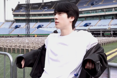 金硕珍
251205 Episode
Jin 'RUNSEOKJIN_EP.TOUR' ENCORE
©HSY-V