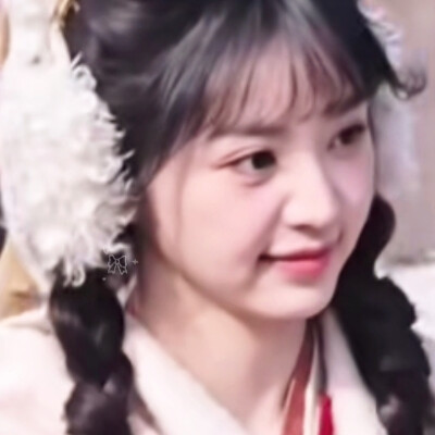 这是毛茸茸的小团子