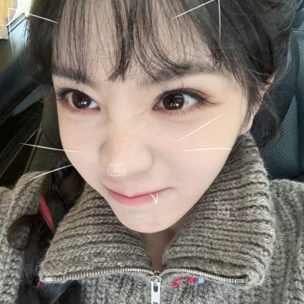 我闭上眼睛贴着你心跳呼吸