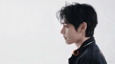 金泰亨
251217 Paradise
©HSY-V