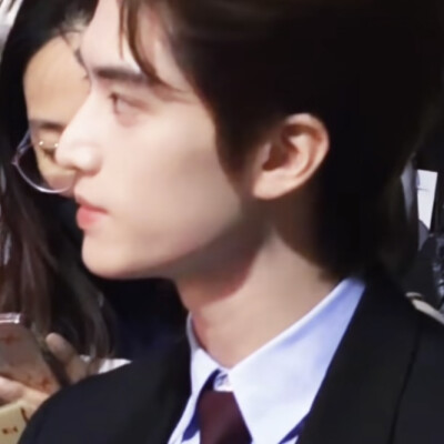 是阿sir 是CID 是CCB 是廉政公署 是冷都金融精英 是律政司检控官 是温州籍的香港人