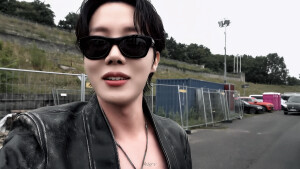 郑号锡
250813 EPISODE
J-hope Lollapalooza Berlin 2025
©HSY-V