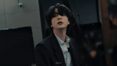 金硕珍
250506 Run Jin
©HSY-V