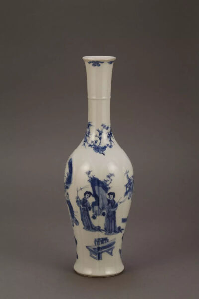 清康熙  青花仕女纹瓶
春宫花押款
观复博物馆藏
