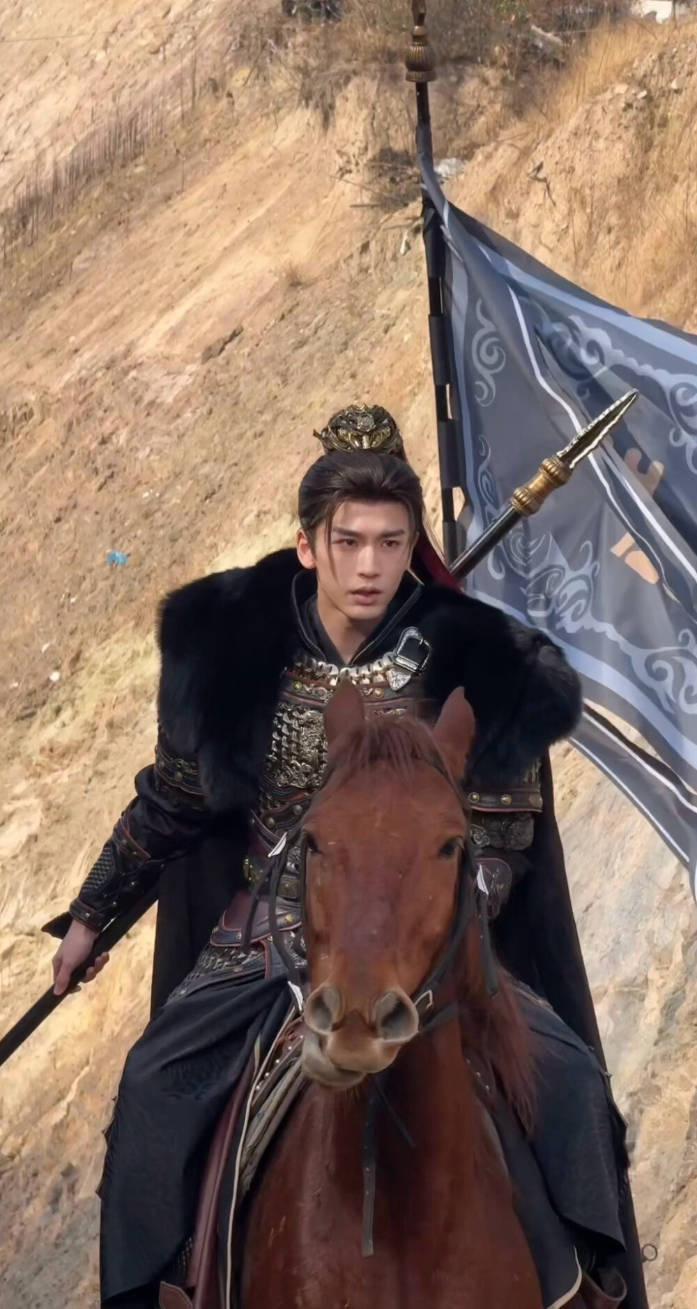 张凌赫《逐玉》谢征