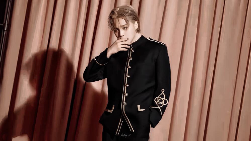 朴智旻
240722 Jimin 'MUSE' Jacket Shoot Sketch
©HSY-V